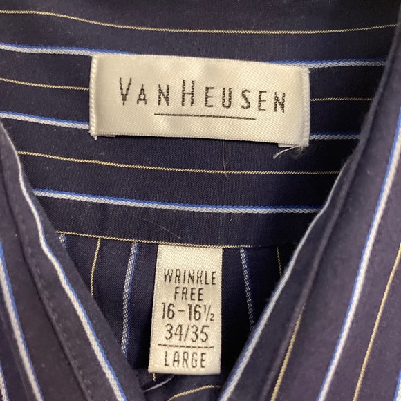 Men’s Van Heusen Dress Shirt - Picture 2 of 2